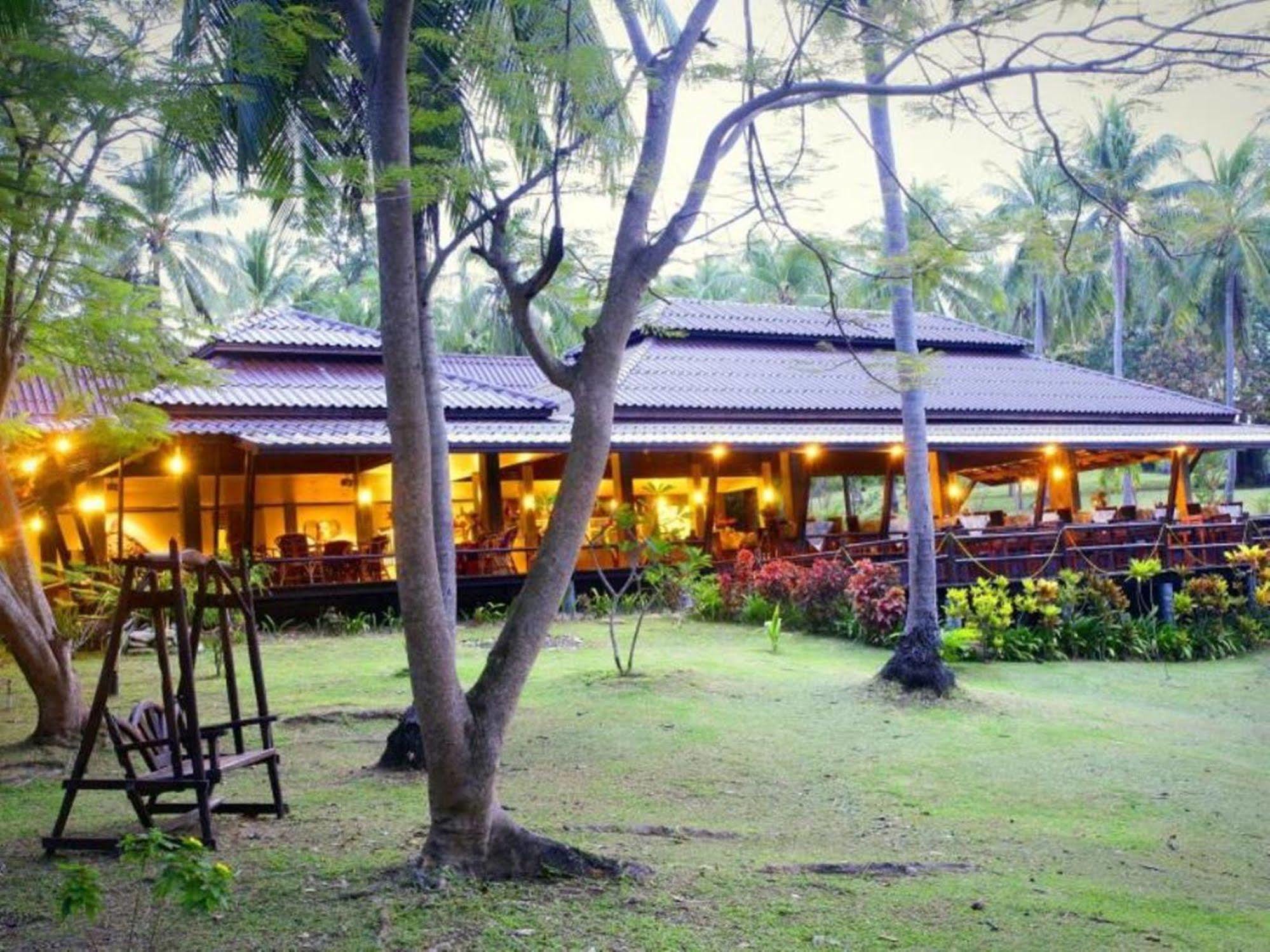 Banraya Resort And Spa Ko Racha Yai Eksteriør bilde