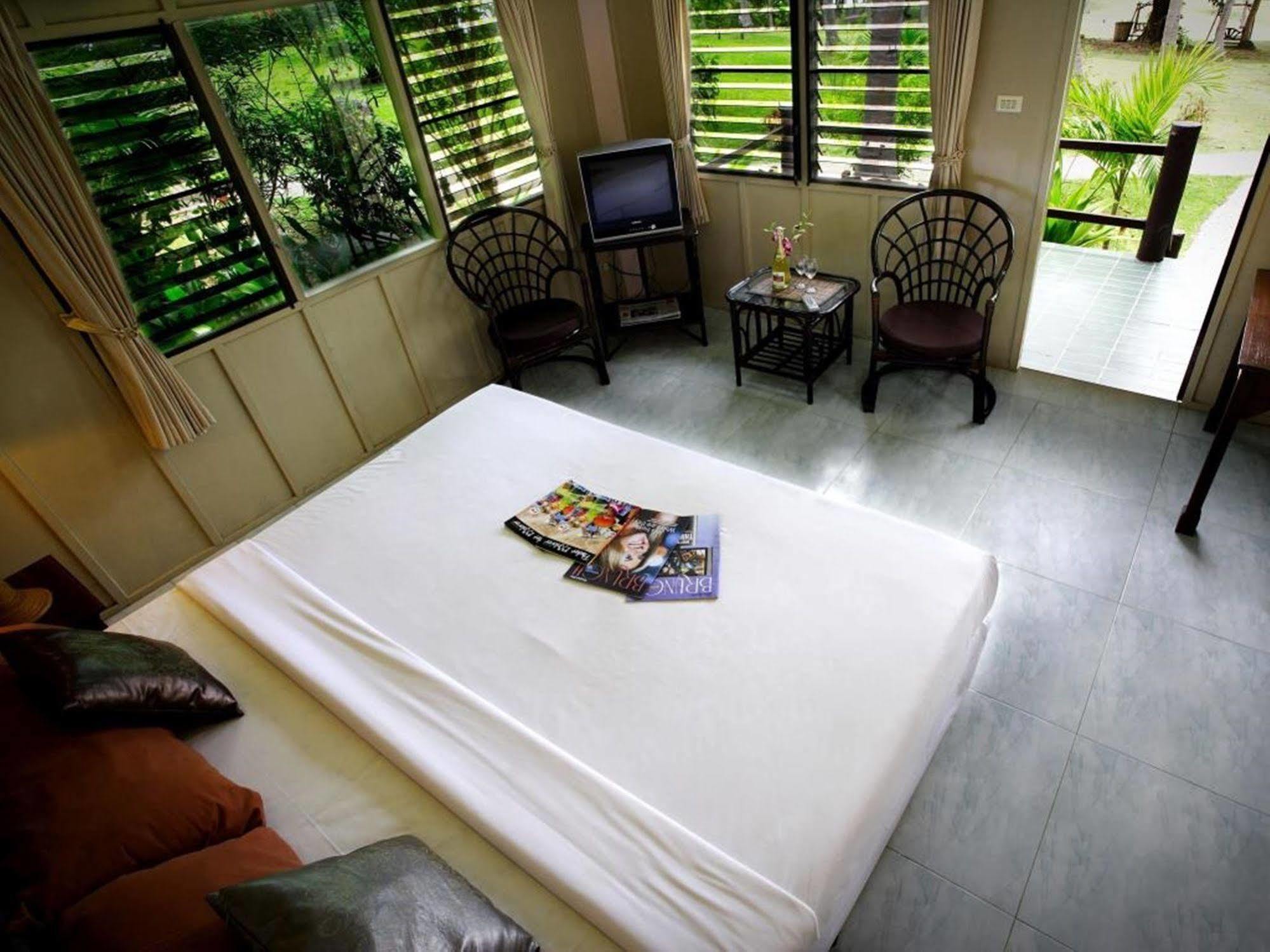 Banraya Resort And Spa Ko Racha Yai Eksteriør bilde